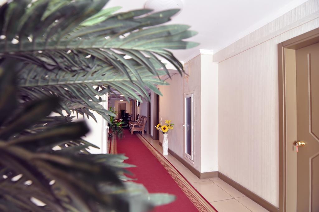 Sun Rise Hotel Tbilissi Extérieur photo