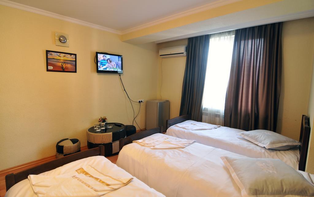Sun Rise Hotel Tbilissi Chambre photo